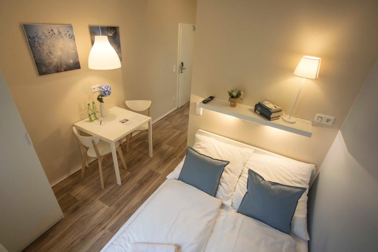 Guesthouse Koehn51, Zentral Gelegene, Stilvoll Eingerichtete Zimmer Mit Eigener Teekueche Nuremberg Ngoại thất bức ảnh